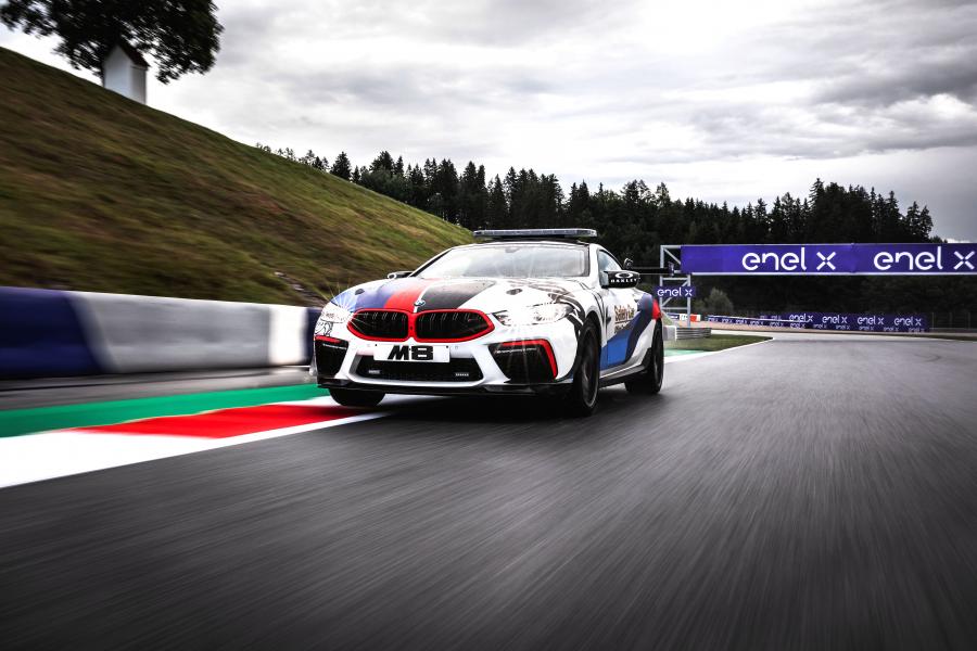  BMW M8 Competition Coupe MotoGP Safety Car (F92) 2019 года  (фото 4 из 38)